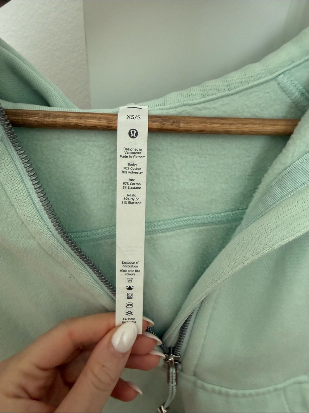 Lululemon Scuba Half Zip - Picture 2 of 4